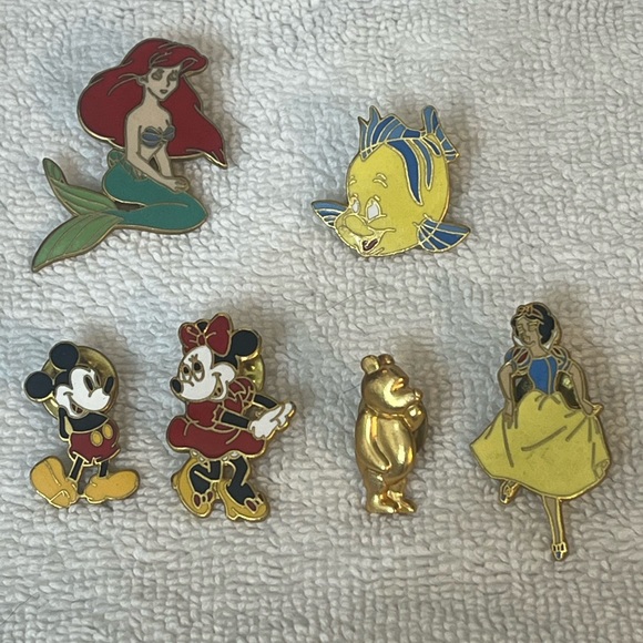 Vintage Disney collectors pins - Picture 2 of 8